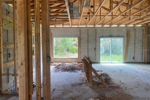 House in Port Charlotte, Florida 4 bedrooms, 162.02 sq.m. № 2157177 - photo 8