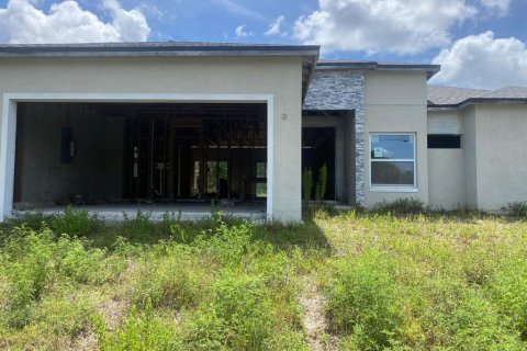 House in Port Charlotte, Florida 4 bedrooms, 162.02 sq.m. № 2157177 - photo 3