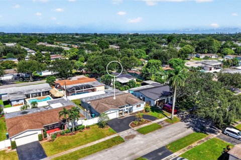 Villa ou maison à vendre à Cooper City, Floride: 3 chambres, 163.69 m2 № 2428091 - photo 2
