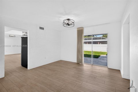 Villa ou maison à vendre à Cooper City, Floride: 3 chambres, 163.69 m2 № 2428091 - photo 10