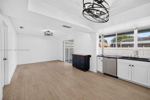 Villa ou maison à vendre à Cooper City, Floride: 3 chambres, 163.69 m2 № 2428091 - photo 13