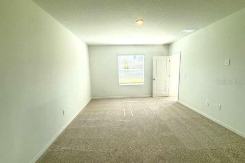 House in Dade City, Florida 5 bedrooms, 216.09 sq.m. № 2277382 - photo 9