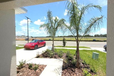 House in Dade City, Florida 5 bedrooms, 216.09 sq.m. № 2277382 - photo 4