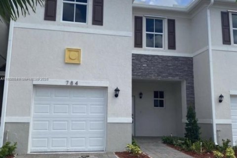 Townhouse in Homestead, Florida 3 bedrooms, 159.05 sq.m. № 2007045 - photo 14