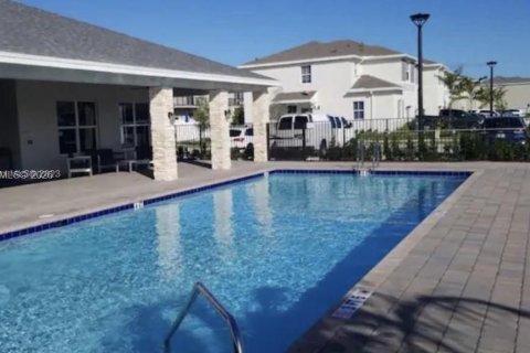 Townhouse in Homestead, Florida 3 bedrooms, 159.05 sq.m. № 2007045 - photo 19