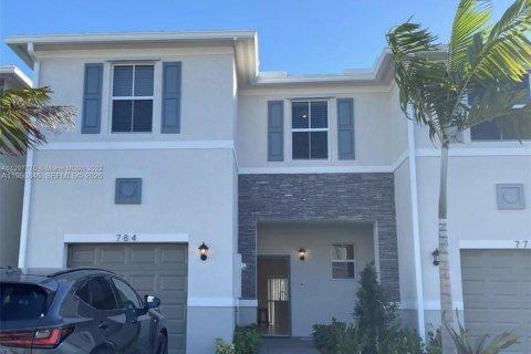 Townhouse in Homestead, Florida 3 bedrooms, 159.05 sq.m. № 2007045 - photo 20
