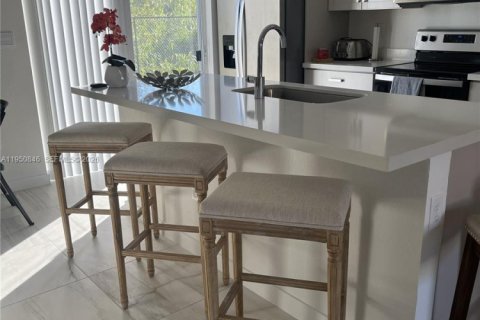 Townhouse in Homestead, Florida 3 bedrooms, 159.05 sq.m. № 2007045 - photo 5