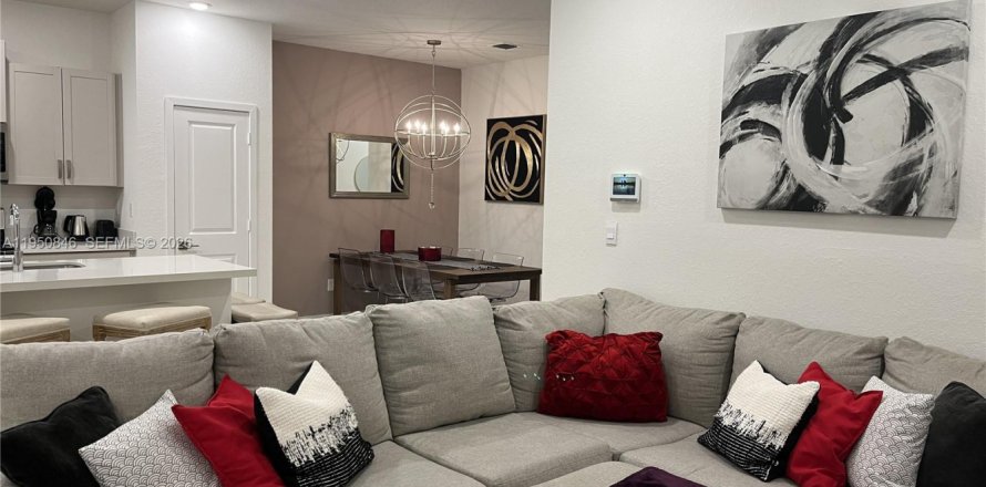 Townhouse in Homestead, Florida 3 bedrooms, 159.05 sq.m. № 2007045