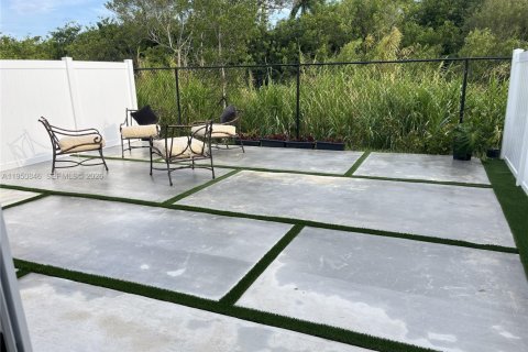 Townhouse in Homestead, Florida 3 bedrooms, 159.05 sq.m. № 2007045 - photo 4