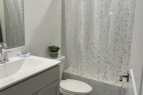 Townhouse in Homestead, Florida 3 bedrooms, 159.05 sq.m. № 2007045 - photo 12