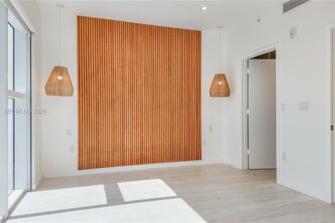 Adosado en alquiler en Miami, Florida, 2 dormitorios, 166.67 m2 № 2011235 - foto 9