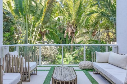 Adosado en alquiler en Miami, Florida, 2 dormitorios, 166.67 m2 № 2011235 - foto 7