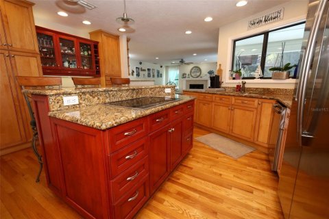 House in Ormond Beach, Florida 4 bedrooms, 241.36 sq.m. № 1916162 - photo 12