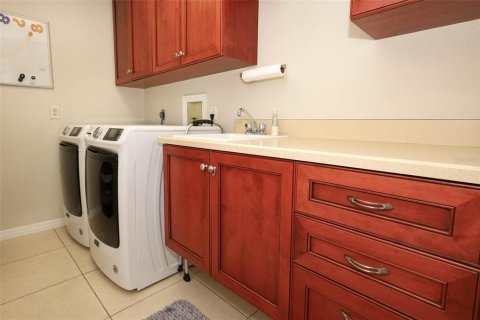 House in Ormond Beach, Florida 4 bedrooms, 241.36 sq.m. № 1916162 - photo 15