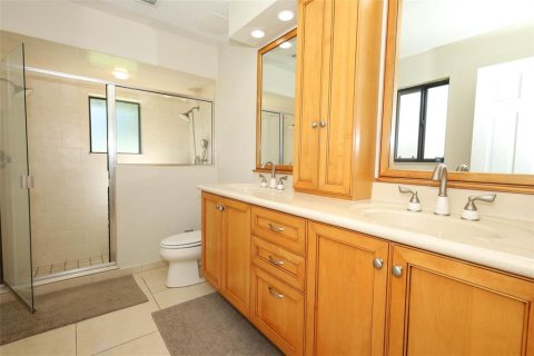House in Ormond Beach, Florida 4 bedrooms, 241.36 sq.m. № 1916162 - photo 24