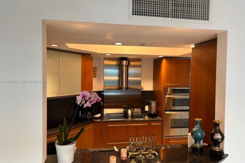 Купить кондоминиум в Серфсайд, Флорида 2 спальни, 115.76м2, № 2004075 - фото 8