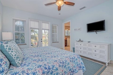 Villa ou maison à vendre à Holmes Beach, Floride: 6 chambres, 258.83 m2 № 2098630 - photo 15
