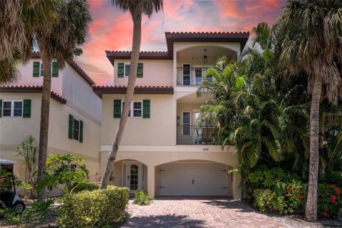 Casa en Holmes Beach, Florida 6 dormitorios, 258.83 m2 № 2098630