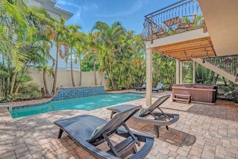 Villa ou maison à vendre à Holmes Beach, Floride: 6 chambres, 258.83 m2 № 2098630 - photo 30