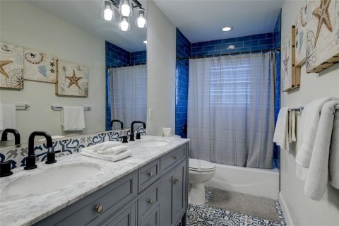 Villa ou maison à vendre à Holmes Beach, Floride: 6 chambres, 258.83 m2 № 2098630 - photo 26