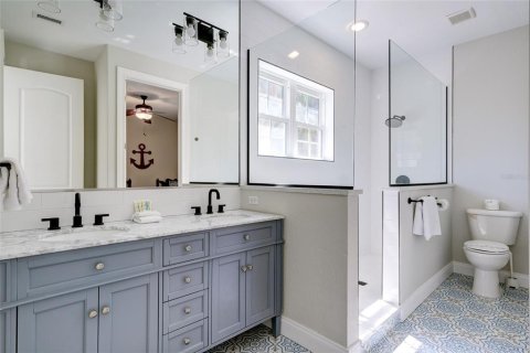 Villa ou maison à vendre à Holmes Beach, Floride: 6 chambres, 258.83 m2 № 2098630 - photo 16