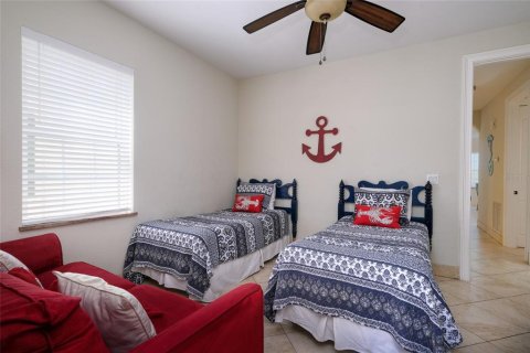Villa ou maison à vendre à Holmes Beach, Floride: 6 chambres, 258.83 m2 № 2098630 - photo 19