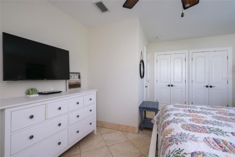 Villa ou maison à vendre à Holmes Beach, Floride: 6 chambres, 258.83 m2 № 2098630 - photo 23