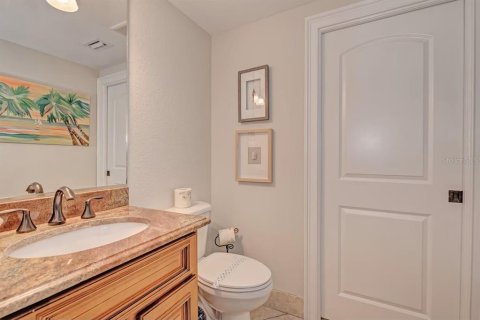 Villa ou maison à vendre à Holmes Beach, Floride: 6 chambres, 258.83 m2 № 2098630 - photo 12