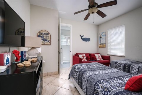 Villa ou maison à vendre à Holmes Beach, Floride: 6 chambres, 258.83 m2 № 2098630 - photo 18