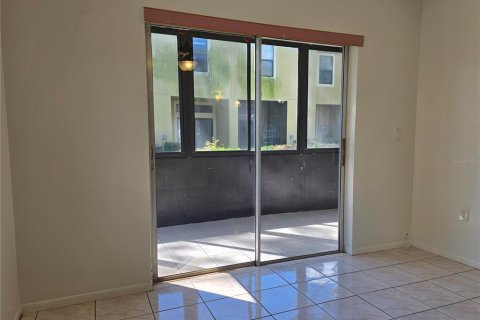 Copropriété à louer à Orlando, Floride: 2 chambres, 88.26 m2 № 2419967 - photo 3