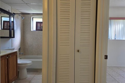 Copropriété à louer à Orlando, Floride: 2 chambres, 88.26 m2 № 2419967 - photo 18