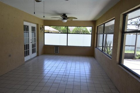 Villa ou maison à vendre à Deltona, Floride: 3 chambres, 182.92 m2 № 1909533 - photo 20