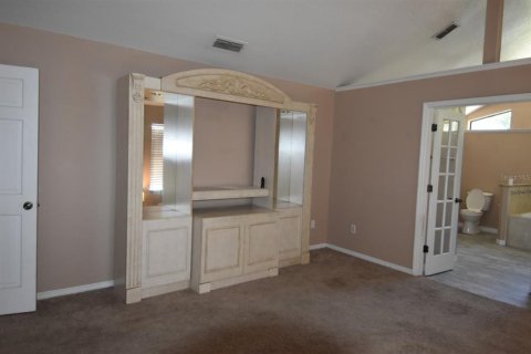 Villa ou maison à vendre à Deltona, Floride: 3 chambres, 182.92 m2 № 1909533 - photo 12