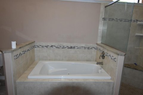Villa ou maison à vendre à Deltona, Floride: 3 chambres, 182.92 m2 № 1909533 - photo 9
