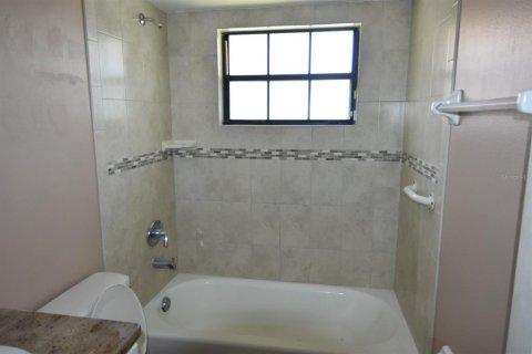 Villa ou maison à vendre à Deltona, Floride: 3 chambres, 182.92 m2 № 1909533 - photo 26