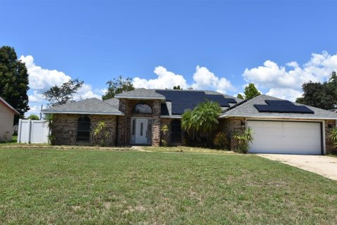 Villa ou maison à vendre à Deltona, Floride: 3 chambres, 182.92 m2 № 1909533 - photo 1
