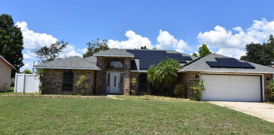 Villa ou maison à Deltona, Floride 3 chambres, 182.92 m2 № 1909533