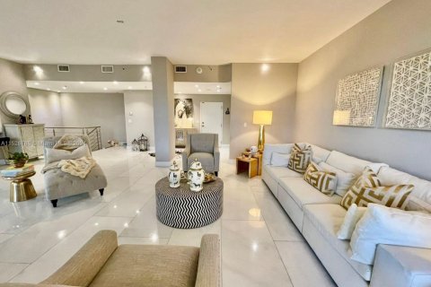 Condo à Aventura, Floride, 3 chambres  № 2155117