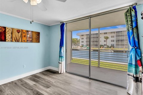 Condo in North Miami Beach, Florida, 1 bedroom № 2033664 - photo 22