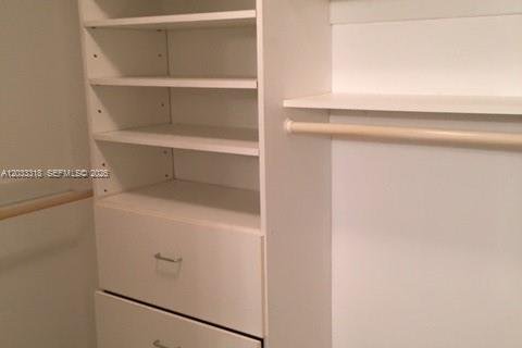Condo in Miami, Florida, 2 bedrooms № 2083613 - photo 2