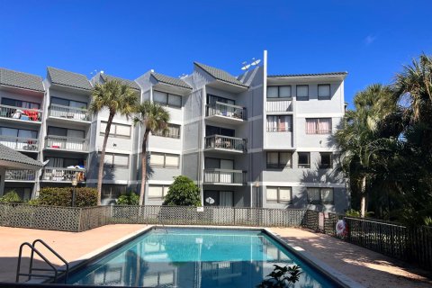 Condo in West Palm Beach, Florida, 1 bedroom № 2081714 - photo 19