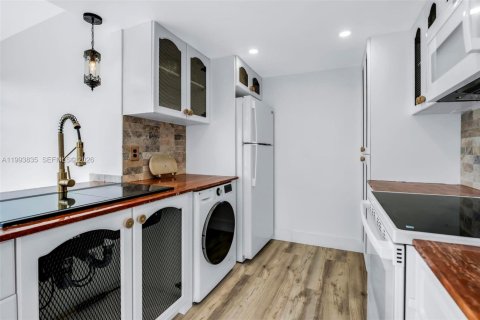 Снять в аренду кондоминиум в Майами, Флорида 2 спальни, 91.97м2, № 2055668 - фото 12