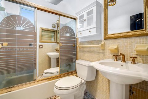 Снять в аренду кондоминиум в Майами, Флорида 2 спальни, 91.97м2, № 2055668 - фото 21