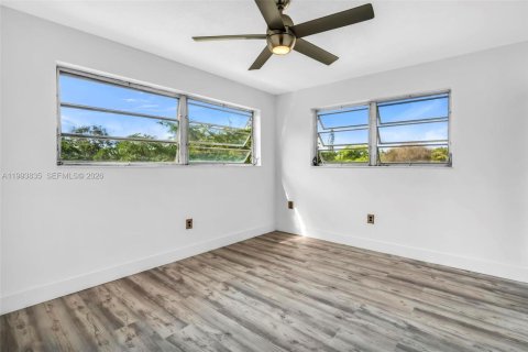 Снять в аренду кондоминиум в Майами, Флорида 2 спальни, 91.97м2, № 2055668 - фото 15