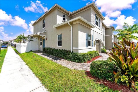 Touwnhouse à louer à Homestead, Floride: 4 chambres, 163.23 m2 № 2394989 - photo 19