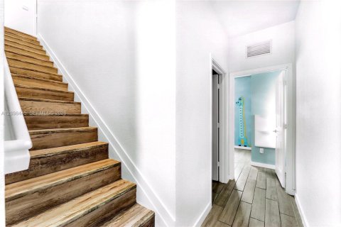 Touwnhouse à louer à Homestead, Floride: 4 chambres, 163.23 m2 № 2394989 - photo 14