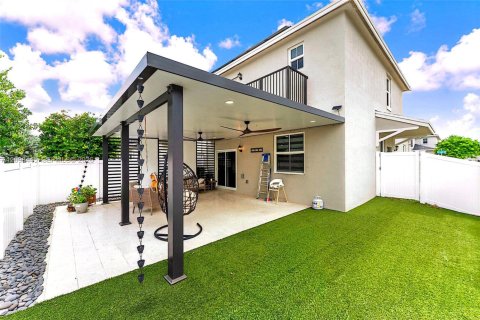 Touwnhouse à louer à Homestead, Floride: 4 chambres, 163.23 m2 № 2394989 - photo 4