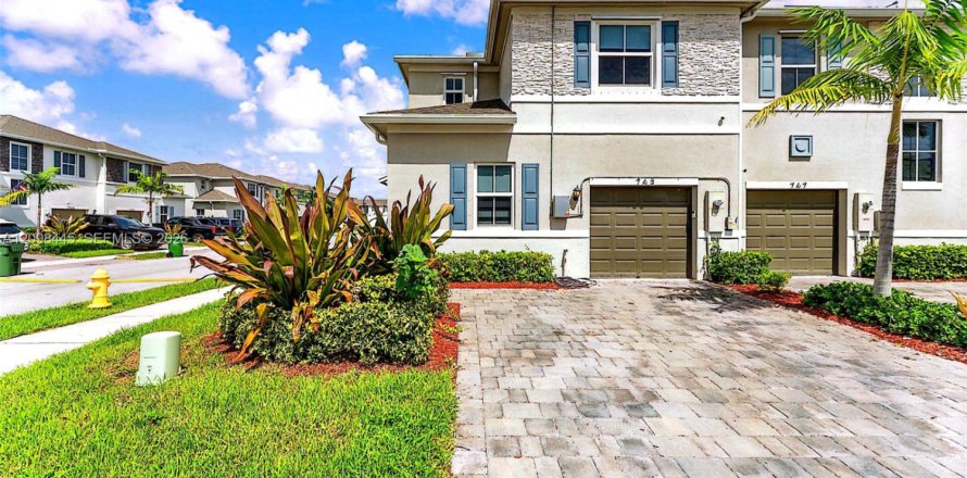 Touwnhouse à Homestead, Floride 4 chambres, 163.23 m2 № 2394989
