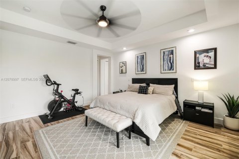 House in Cutler Bay, Florida 5 bedrooms, 366.5 sq.m. № 2327558 - photo 23