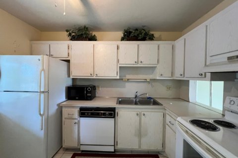 Condominio en alquiler en Lake Worth, Florida, 2 dormitorios, 93.37 m2 № 880827 - foto 1